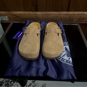 Birkenstock Clogs Women Size 8.5 (comes with the bag)